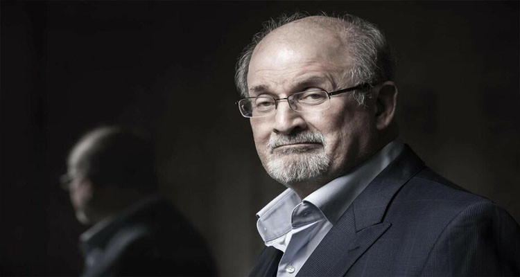 اخضاع الكاتب سلمان رشدي لتدخل جراحي دقيق بعد تلقيه عدة طعنات 