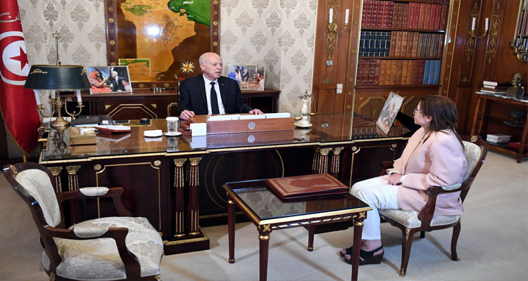 رئيس الدولة: لا تسامح مع المحتكرين ومتلفي خيرات البلاد 