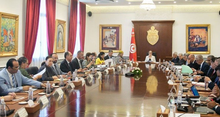 بودن تشرف على مجلس الوزراء للمصادقة على عدد من المراسيم والأوامر الرئاسية 