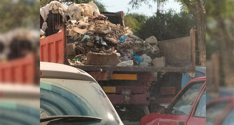 العاصمة: حجز الشاحنة لشهر كامل عقوبة نقل الفضلات بصفة غير قانونية 
