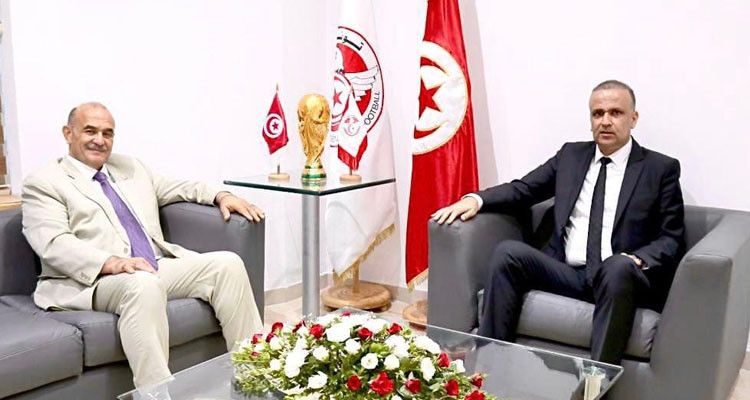 رئيس الجامعة يستقبل والي صفاقس ويهنئه بوصول نادي الجهة إلى نهائي كأس تونس 