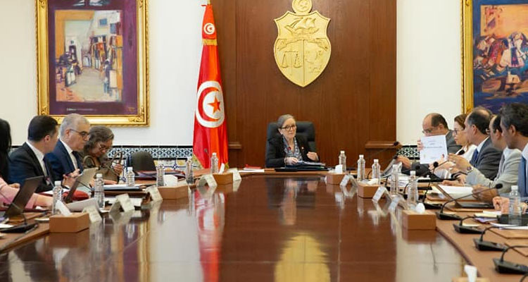 رئيسة الحكومة توصي بالاعداد الجيد للعودة المدرسية والجامعية 