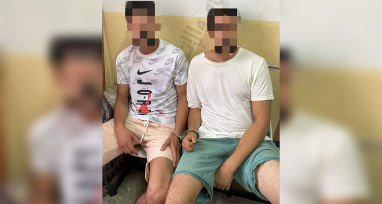 الجبل الأحمر: يسلبان مواطنا هاتفه الجوال ويعتديان عليه بقارورة بلورية 