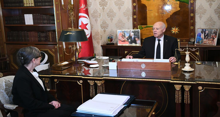 رئيس الدولة يدعو إلى ترشيد الاستيراد من الدول التي يسجل معها عجز تجاري