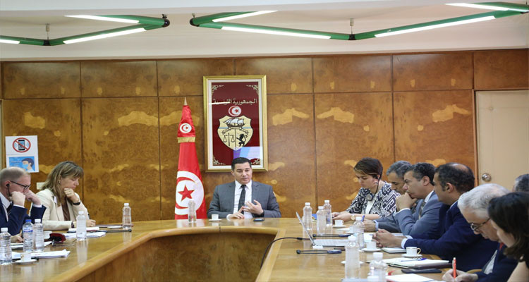 وزير النقل يطلع ممثلي البنك الأوروبي على مخططات تطوير القطاع 