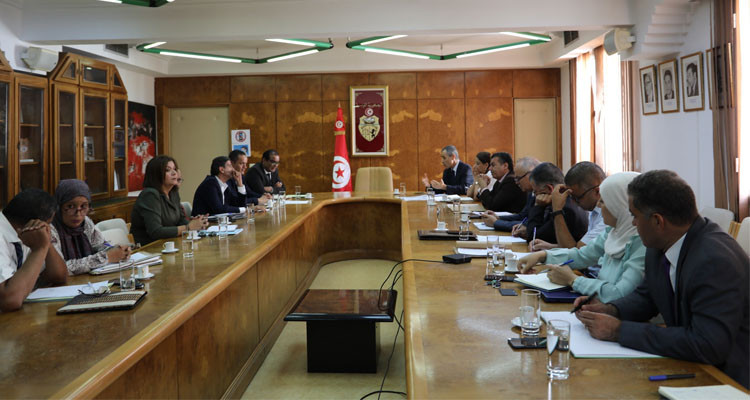 نحو إنشاء مجمع محطات النقل بقفصة وإعادة تشغيل الخط الجوي مع العاصمة 