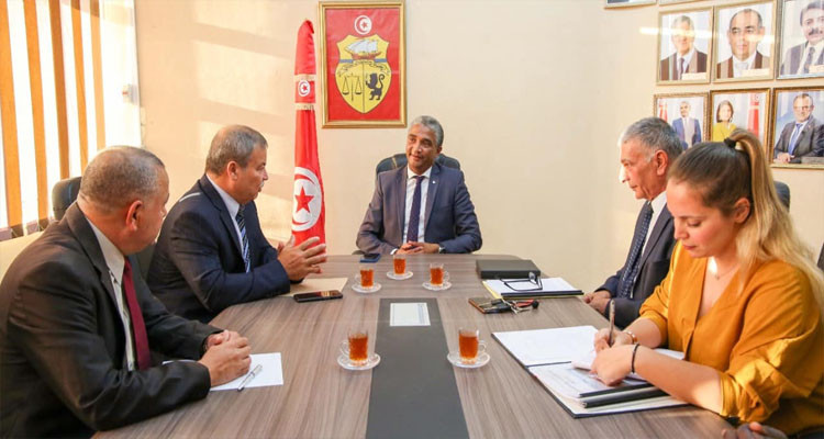 وزير الرياضة يستقبل الأعضاء الجدد للجامعة التونسية للرياضات الجوية 