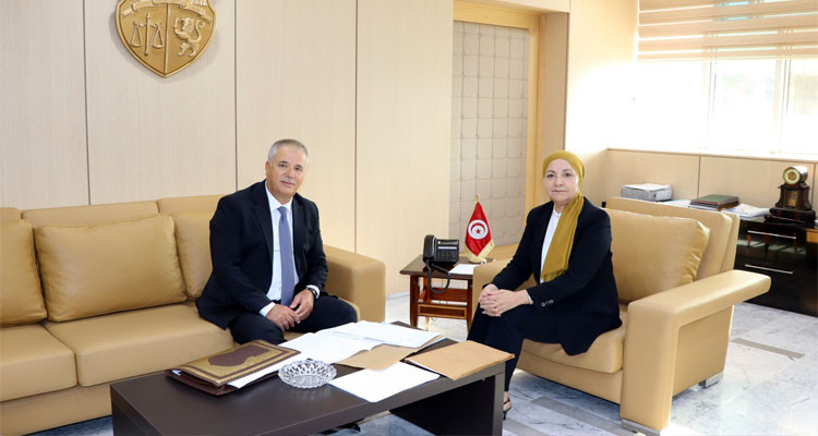 وزيرة العدل تستقبل الرئيس الأول لمحكمة التعقيب 