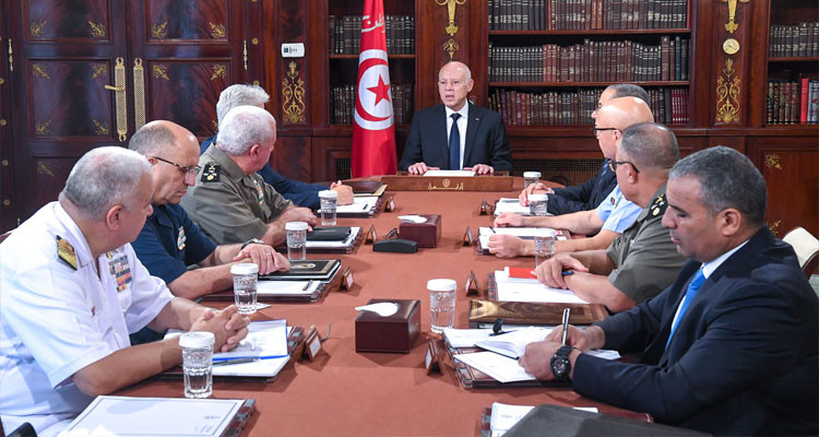 رئيس الدولة يشرف على اجتماع المجلس الأعلى للجيوش 