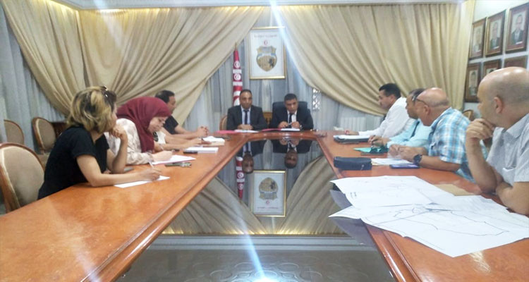 والي أريانة يوصي بتذليل كل العقبات لبناء مدرسة إعدادية ومعهد ثانوي برواد