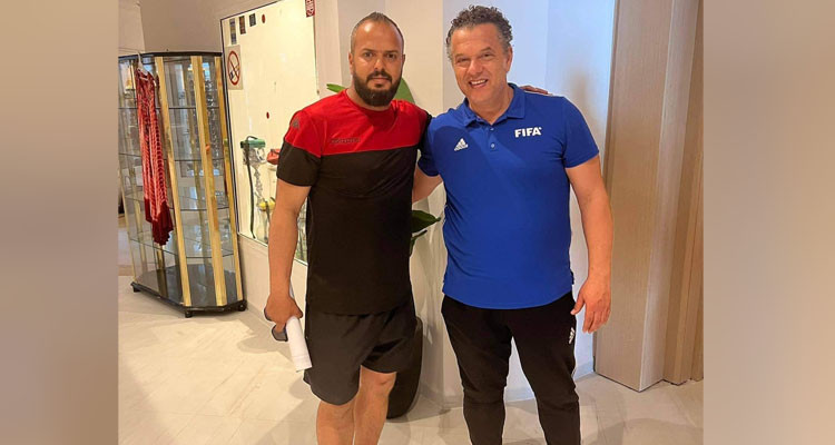 اللاعب الأسبق أيمن بن عمر يقتحم غمار التدريب 