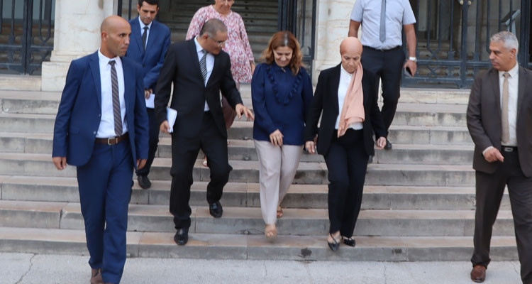 وزيرة العدل تعقد اجتماعا للنظر في سبل تأمين المحاكم وحسن سير عملها 