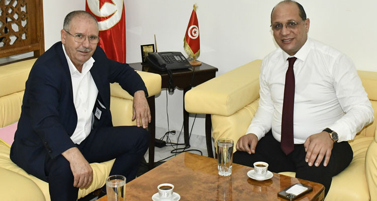 وزير الشؤون الاجتماعية يتفق مع الطبوبي على جملة من النقاط التشاورية 