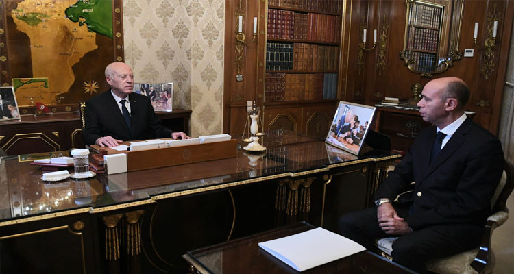 رئيس الدولة: إطاران بوزارة الفلاحة استعملا السيارة الإدارية لحضور لقاء حزبي