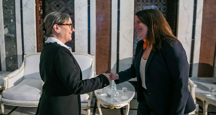 بودن تثير مع نائبة السفير الأمريكي ملف تدفق المهاجرين الأفارقة  على تونس