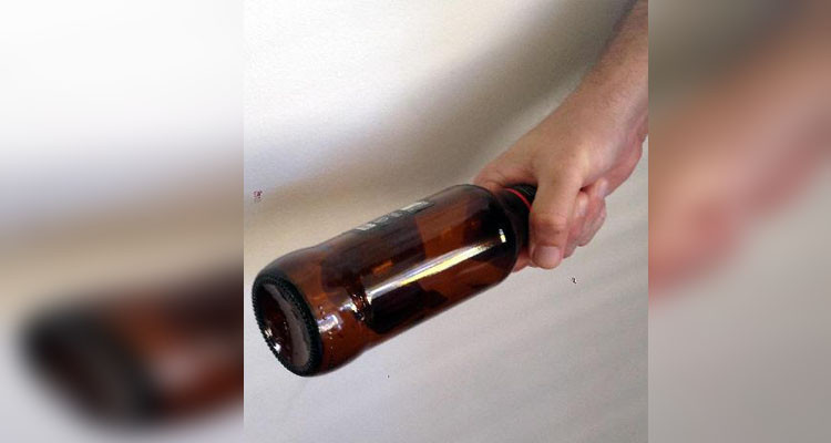 يسدد ضربة بواسطة ''شقف'' على رأس خصمه ويحيله على قسم الإنعاش  