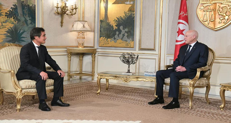 رئيس الدولة يستقبل السفير الياباني بمناسبة انتهاء مهامه 