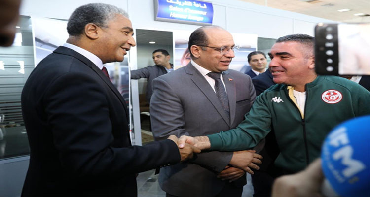 ثلاثة وزراء في توديع بعثة المنتخب الوطني قبل سفرها إلى السعودية 
