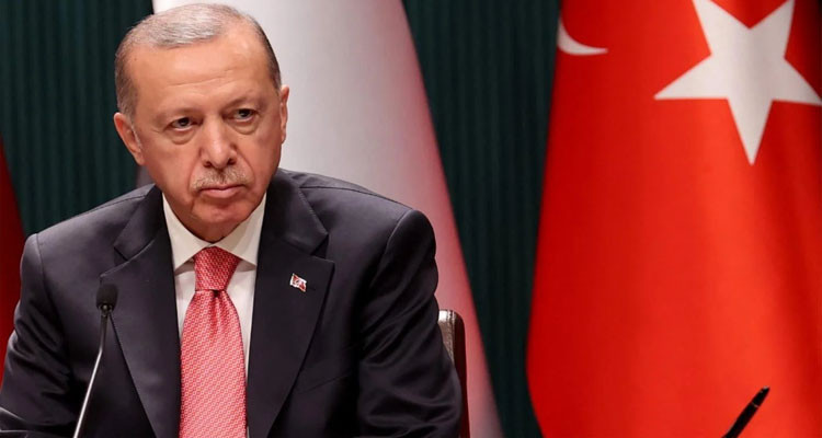 أردوغان يهدد باجتياح عسكري بري للأراضي السورية والعراقية