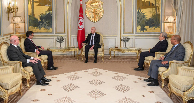 رئيس الدولة يتسلم أوراق اعتماد عدد من السفراء الأجانب بتونس 