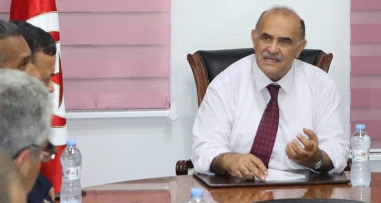 والي صفاقس: أطالب رئيس الجمهورية بغلق ''الفـــــايسبوك'' (فيديو) 