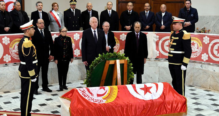 رئيس الدولة يشرف على موكب الذكرى السبعين لاستشهاد فرحات حشاد 