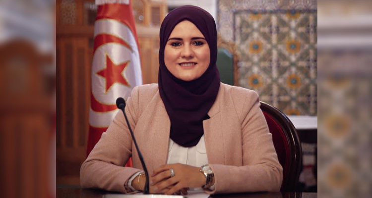 النائبة بالبرلمان المنحل رباب بن لطيّف: ''الانقلاب'' منعني من السفر 