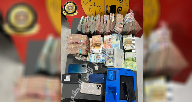 مداهمة أوكار لتعاطي القمار الرياضي وحجز أكثر من 55 ألف دينار