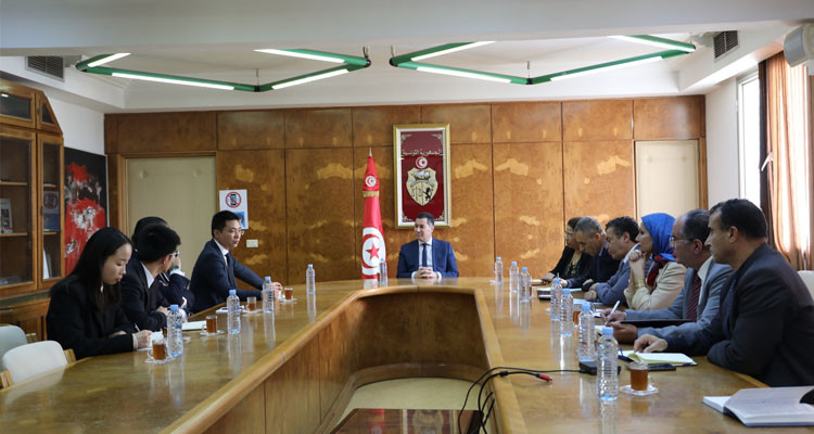 الصين تبدي اهتمامها بالاستثمارات في قطاع النقل واللوجيستيك بتونس 