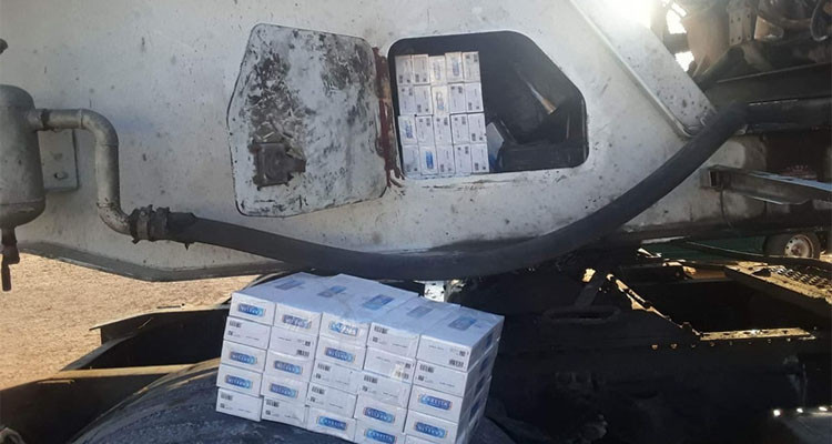ضبط شاحنة ثقيلة أخفي داخل خزانها كميات من السجائر المهربة 