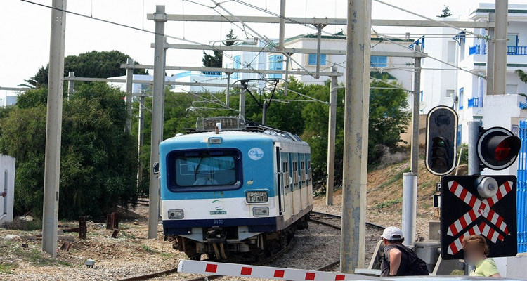 قطار الضاحية الشمالية يدهس امرأة ويرديها قتيلة على عين المكان 