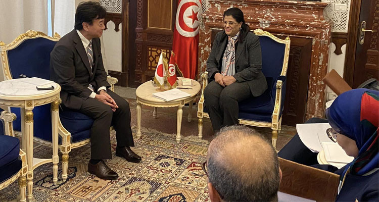 وزيرة المالية تستقبل السفير الياباني بتونس 