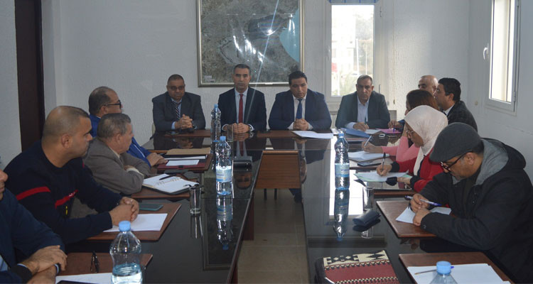 والي بن عروس يتابع وضعية المنشآت بالمدينة الرياضية برادس 