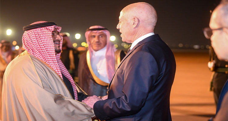 رئيس الدولة يصل إلى العاصمة السعودية الرياض 