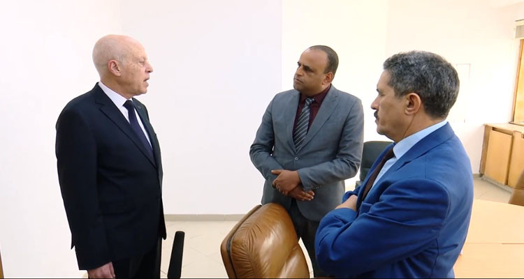 رئيس الدولة: نحن في حالة حرب ضد الخونة والفاسدين والعملاء (فيديو) 