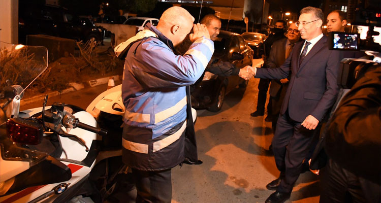 وزير الداخلية يعاين جاهزية الوحدات الأمنية لتأمين الاحتفالات بنهاية السنة الإدار
