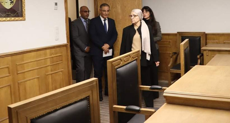 وزيرة العدل تطلع على سير العمل بوحدة الفصل السريع التابعة لمحكمة أريانة 