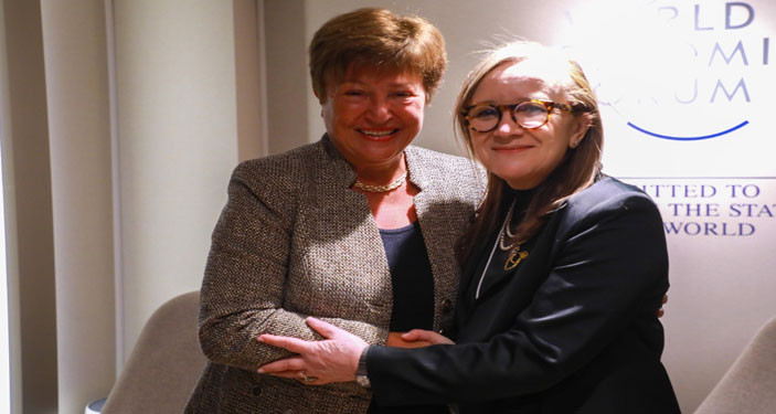 رئيسة الحكومة تلتقي عددا من القادة المشاركين في منتدى دافوس 