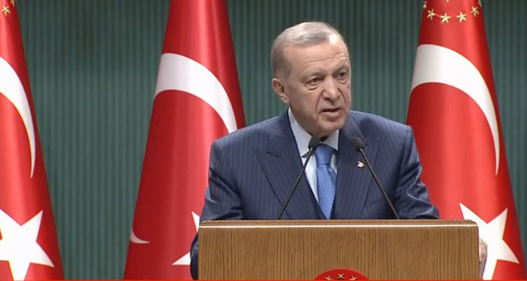 أردوغان: أحد السفلة في السويد تطاول على قرآننا وقام بحرقه