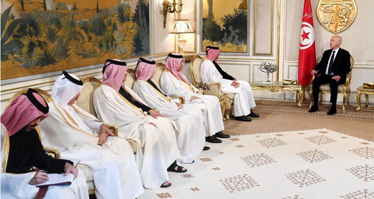 رئيس الوزراء القطري: مستعدون لنقل أحد ملاعب المونديال إلى تونس 