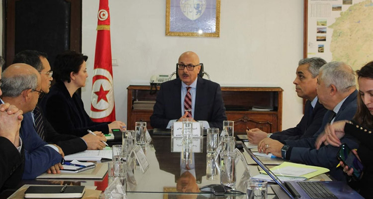 وزير الفلاحة الجديد يؤكد ضرورة التصدي للمعتدين على المائدة المائية 