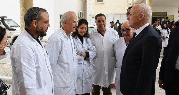 رئيس الدولة: من غير المعقول أن يتقاضى شخص لمدة سبع سنوات أجرا بـ400 دينار 