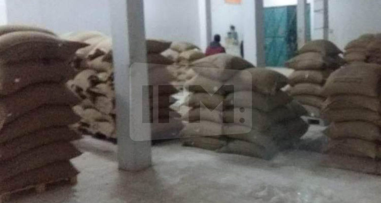 صفاقس: مداهمة تفضي إلى حجز 27 طنا من مادة القهوة 