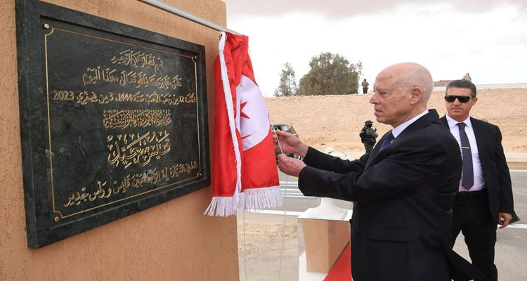 رئيس الدولة: آمل مد الطرقات السريعة نحو القاهرة ودول جنوب الصحراء