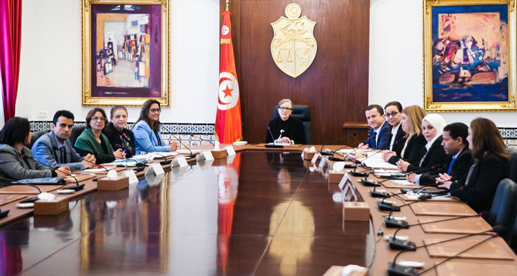 بودن تترأس اجتماعا موضوعه تحديث الوظيفة العمومية 