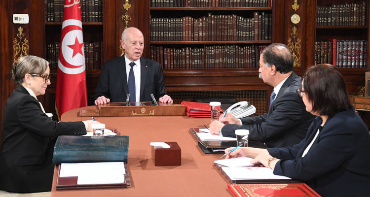 رئيس الدولة يدعو عموم المواطنين إلى مقاطعة كل من يرفّع الأسعار 