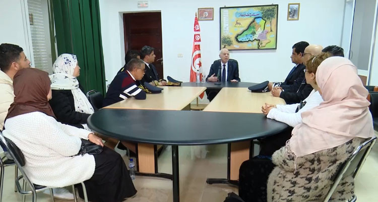 رئيس الدولة: المجالس البلدية ''عبث وتفجير لوحدة الدولة'' 