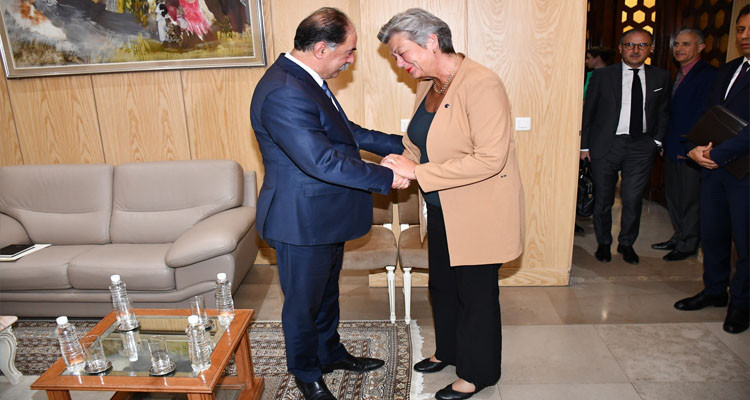 وزير الداخلية يؤكد للمفوضة الأوروبية ضرورة إعادة أفارقة جنوب الصحراء لدولهم