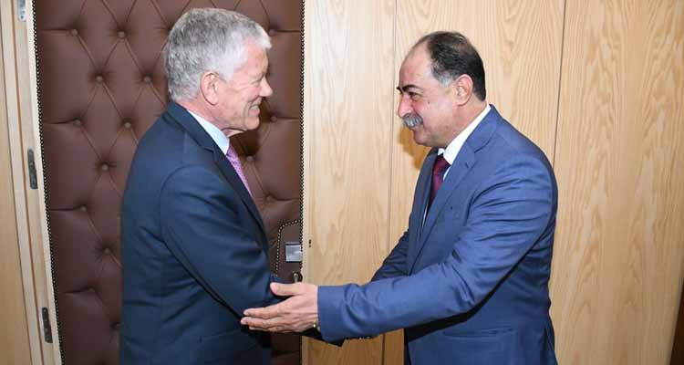 وزير الداخلية يستقبل السفير الفرنسي ويشيد بالعلاقة بين البلدين الصديقين