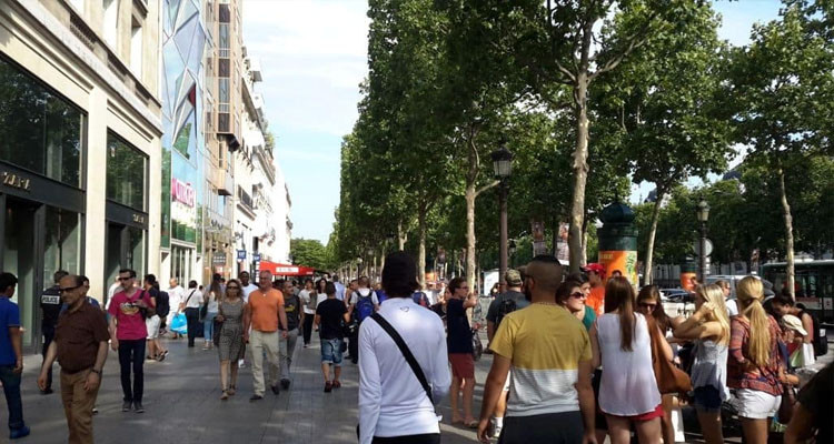 عشر المجتمع الفرنسي من الأجانب غالبيتهم من المغرب العربي